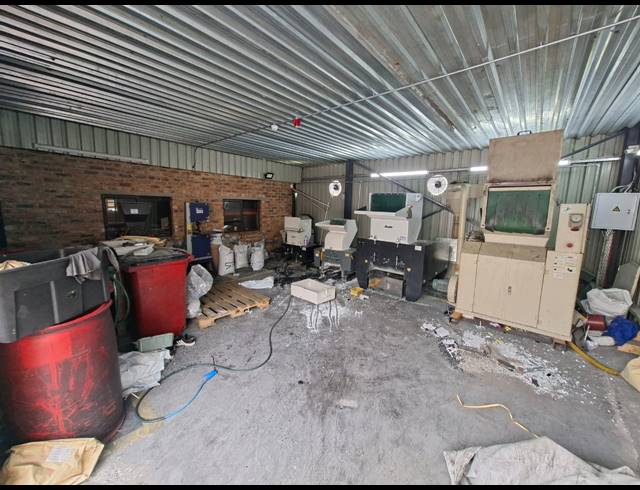 4,000M² WAREHOUSE FOR SALE IN ANDERBOLT